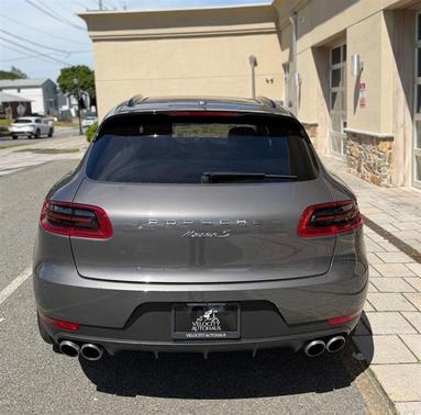 Agate Grey Metallic 2018 Porsche Macan Macan