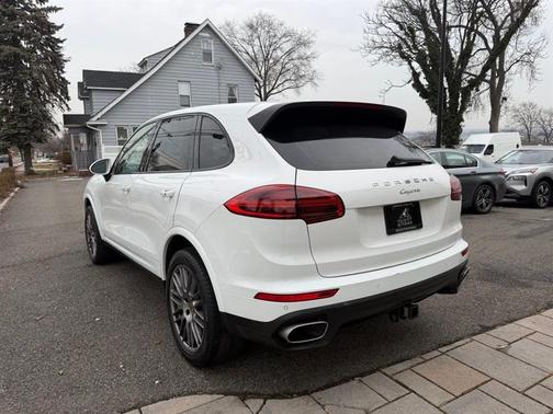 2017 Porsche Cayenne Platinum Edition