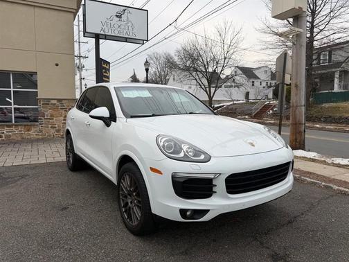 2017 Porsche Cayenne Platinum Edition