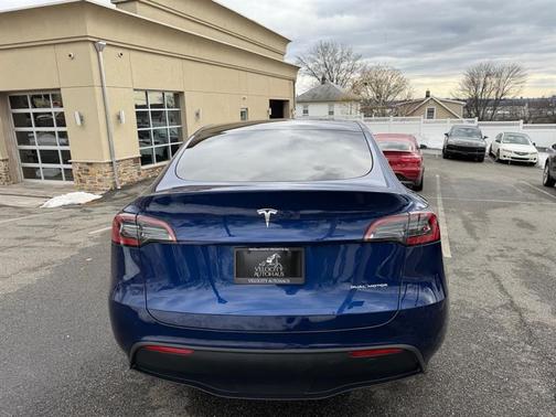 2023 Tesla Model Y Long Range Dual Motor All-Wheel Drive