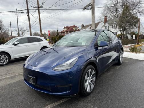 2023 Tesla Model Y Long Range Dual Motor All-Wheel Drive