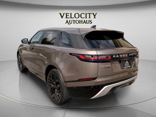 Gold 2018 Land Rover Range Rover Velar P380 SE R-Dynamic
