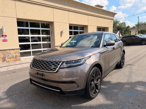 Gold 2018 Land Rover Range Rover Velar P380 SE R-Dynamic