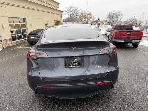 2023 Tesla Model Y Long Range Dual Motor All-Wheel Drive