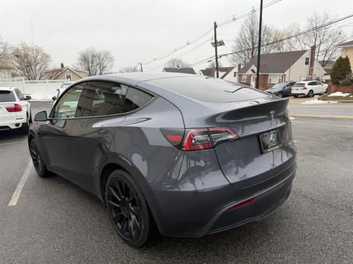 2023 Tesla Model Y Long Range Dual Motor All-Wheel Drive