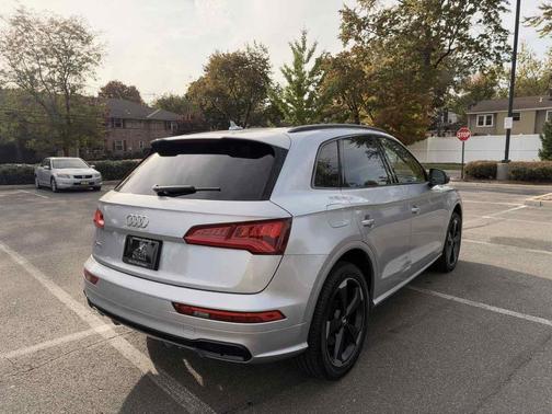 Florett Silver Metallic 2019 Audi SQ5 3.0T Premium Plus