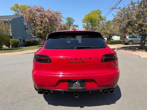 Carmine Red 2018 Porsche Macan Macan GTS