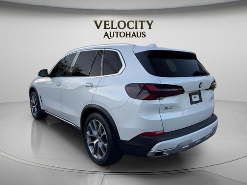 Mineral White Metallic 2019 BMW X5 xDrive40i