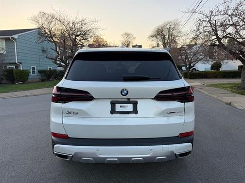 White Metallic 2019 BMW X5 xDrive40i