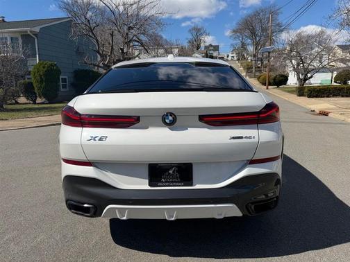2024 BMW X6 xDrive40i