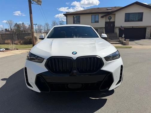2024 BMW X6 xDrive40i
