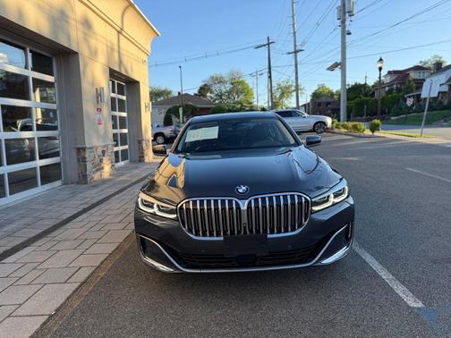 Arctic Gray Metallic 2020 BMW 750 i xDrive