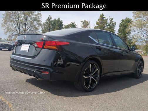 Super Black Clearcoat 2023 Nissan Altima SR FWD