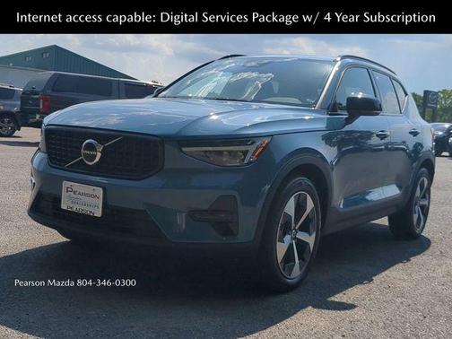 2024 Volvo XC40 B5 Core Bright Theme