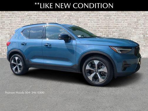 2024 Volvo XC40 B5 Core Bright Theme