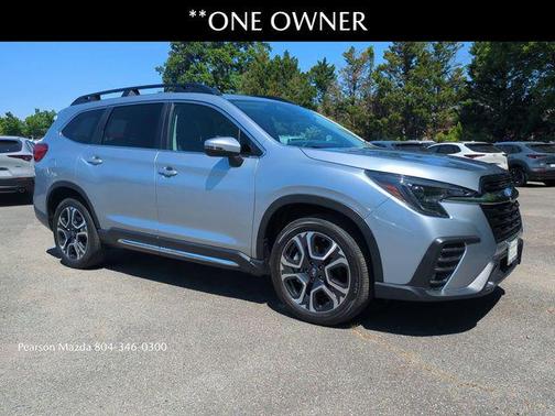 Ice Silver Metallic 2023 Subaru Ascent Limited 7-Passenger