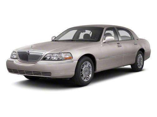 Silver Birch Metallic 2010 Lincoln Town Car Signature