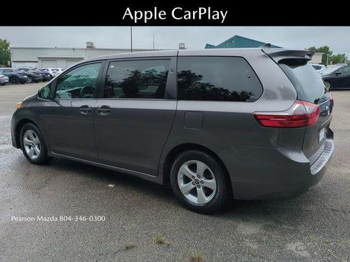 2020 Toyota Sienna SE