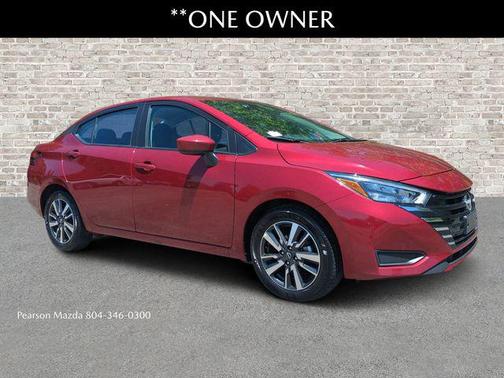 Scarlet 2025 Nissan Versa 1.6 SV