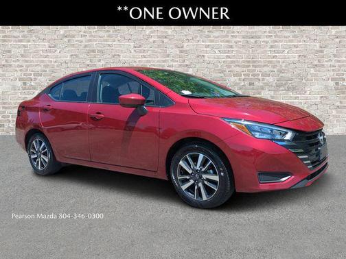 Scarlet 2025 Nissan Versa 1.6 SV