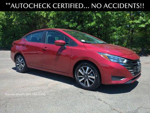 Scarlet 2025 Nissan Versa 1.6 SV