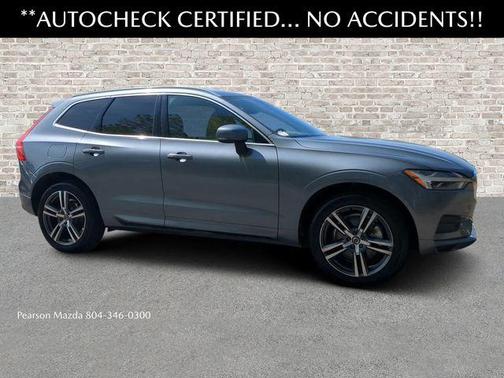 Gray Metallic 2018 Volvo XC60 T6 Momentum