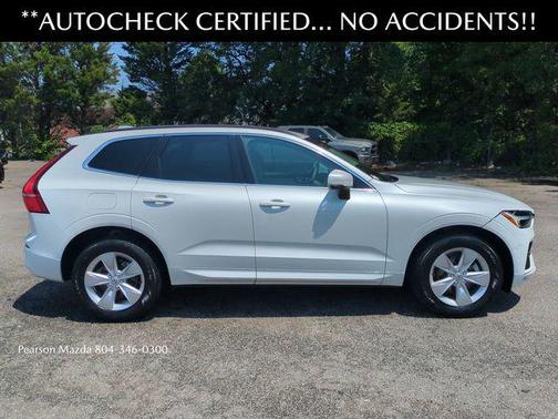2022 Volvo XC60 B5 Momentum