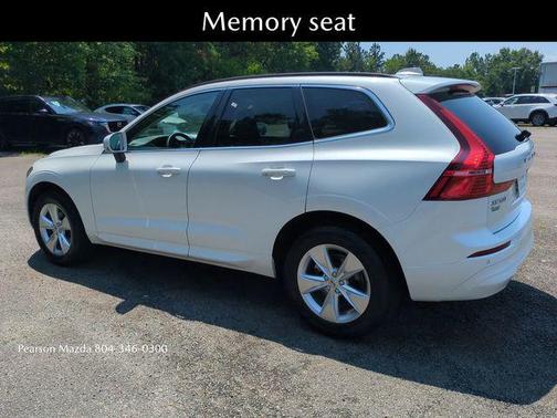 2022 Volvo XC60 B5 Momentum