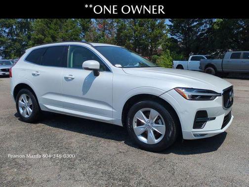 2022 Volvo XC60 B5 Momentum