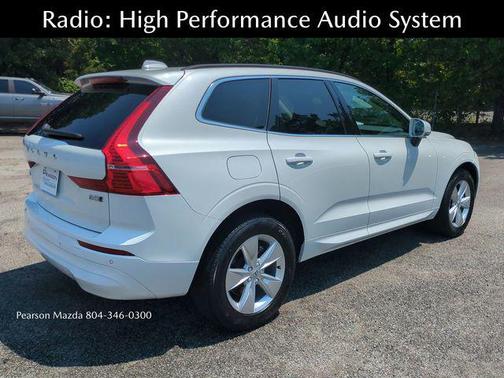 2022 Volvo XC60 B5 Momentum