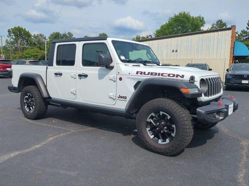 Bright White Clearcoat 2026 Jeep Gladiator Rubicon