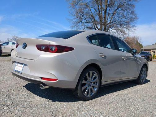 Platinum 2026 Mazda Mazda3 FWD w/Preferred Package