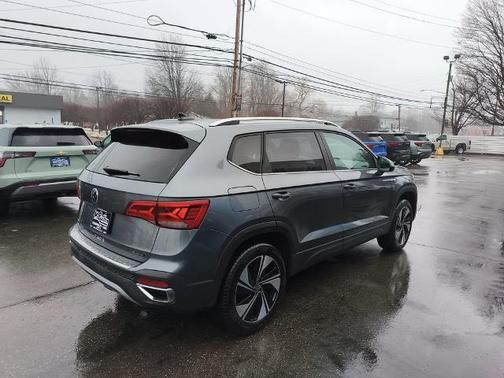 2024 Volkswagen Taos 1.5T SE