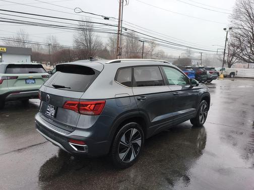 2024 Volkswagen Taos 1.5T SE