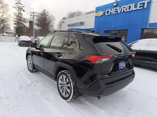 2023 Toyota RAV4 XLE Premium