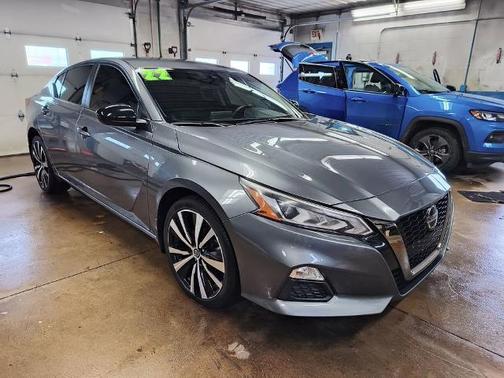 2022 Nissan Altima 2.5 SR
