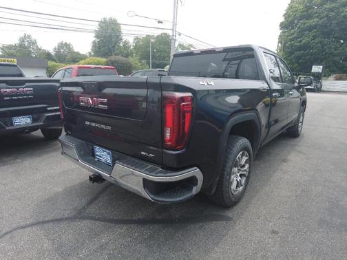 2022 GMC Sierra 1500 SLT