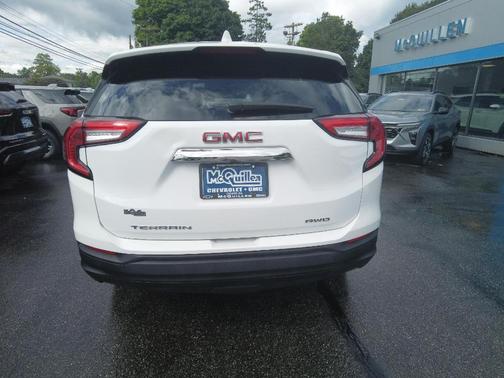 2024 GMC Terrain SLT