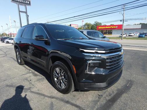 2024 Chevrolet Traverse LT