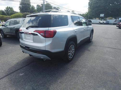 2017 GMC Acadia SLE-2