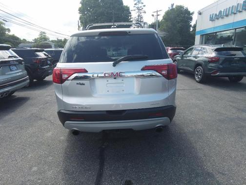 2017 GMC Acadia SLE-2