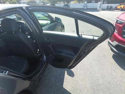 2011 Buick Regal 
