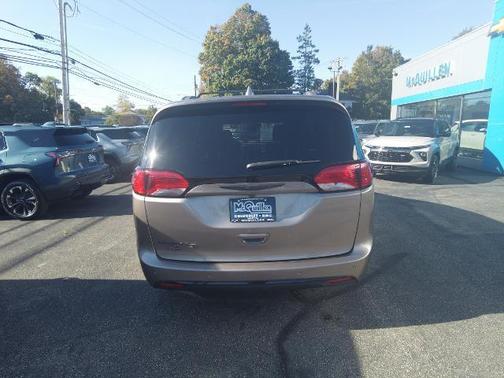 2018 Chrysler Pacifica Touring-L Plus