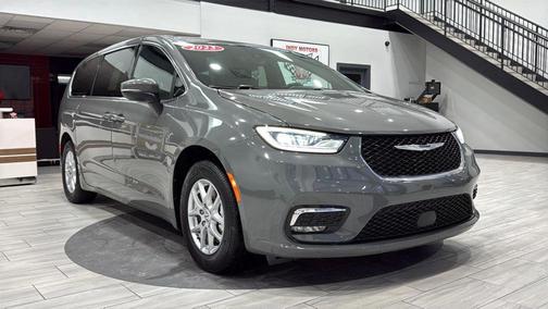 2023 Chrysler Pacifica Touring