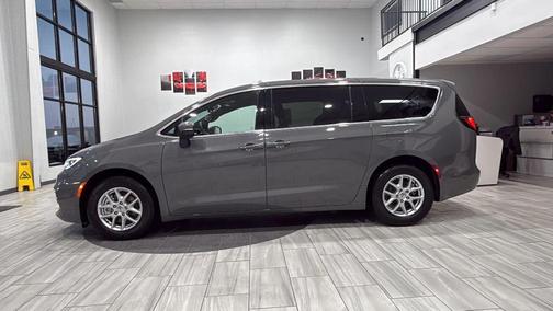 2023 Chrysler Pacifica Touring