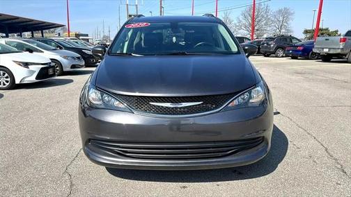 2020 Chrysler Voyager LXI