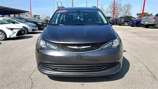 2020 Chrysler Voyager LXI