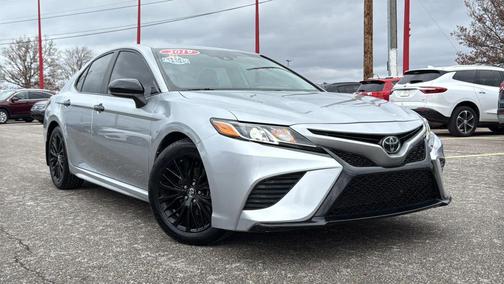 2019 Toyota Camry SE