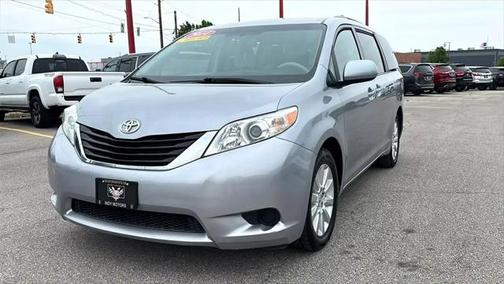 2014 Toyota Sienna LE