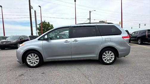 2014 Toyota Sienna LE